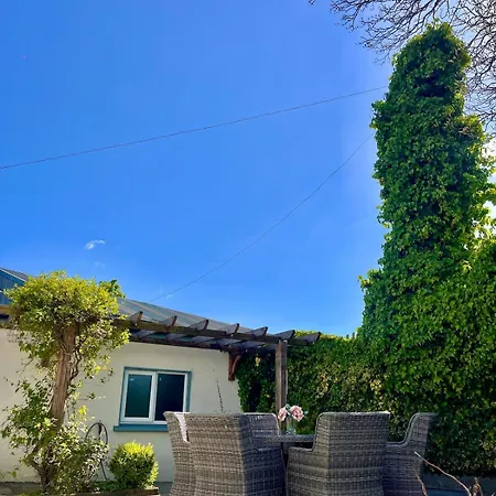 1800's Cosy In Dungarvan Balnacart